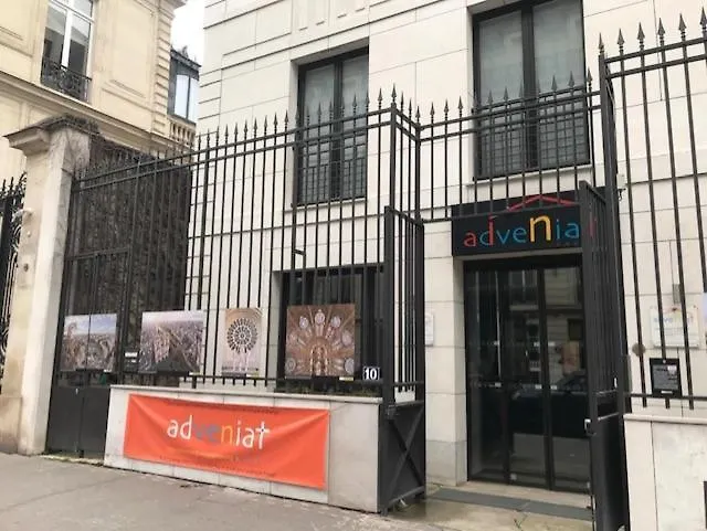Adveniat Vandrarhem Paris