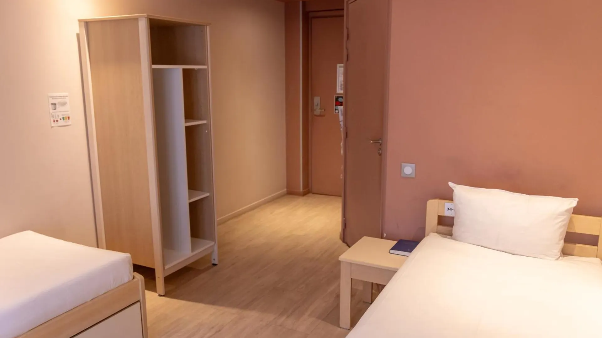 Vandrarhem Adveniat Paris