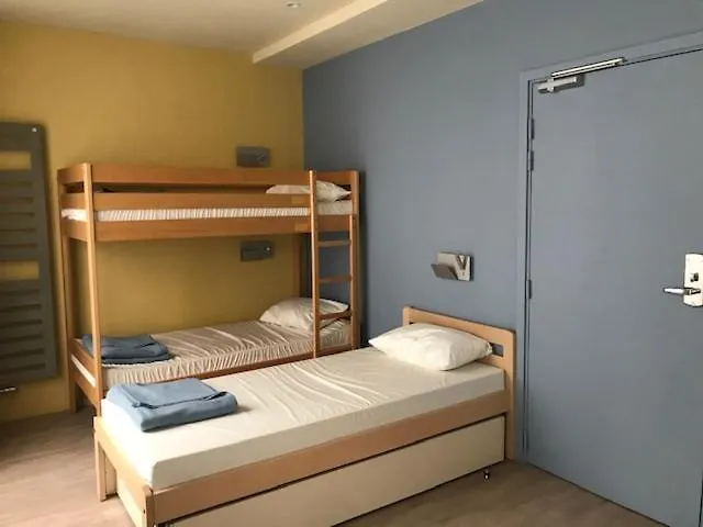 بيت شباب شباب أدفينيات *