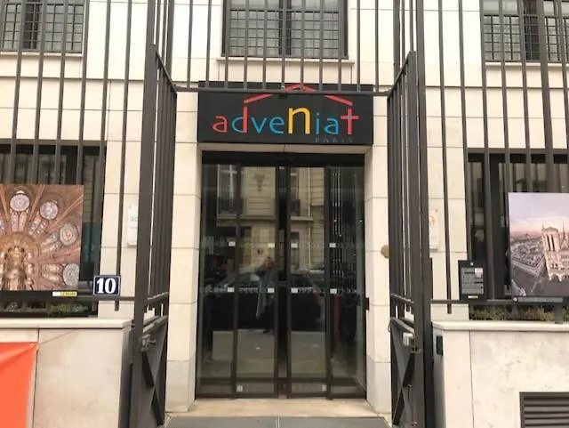 Adveniat Paris